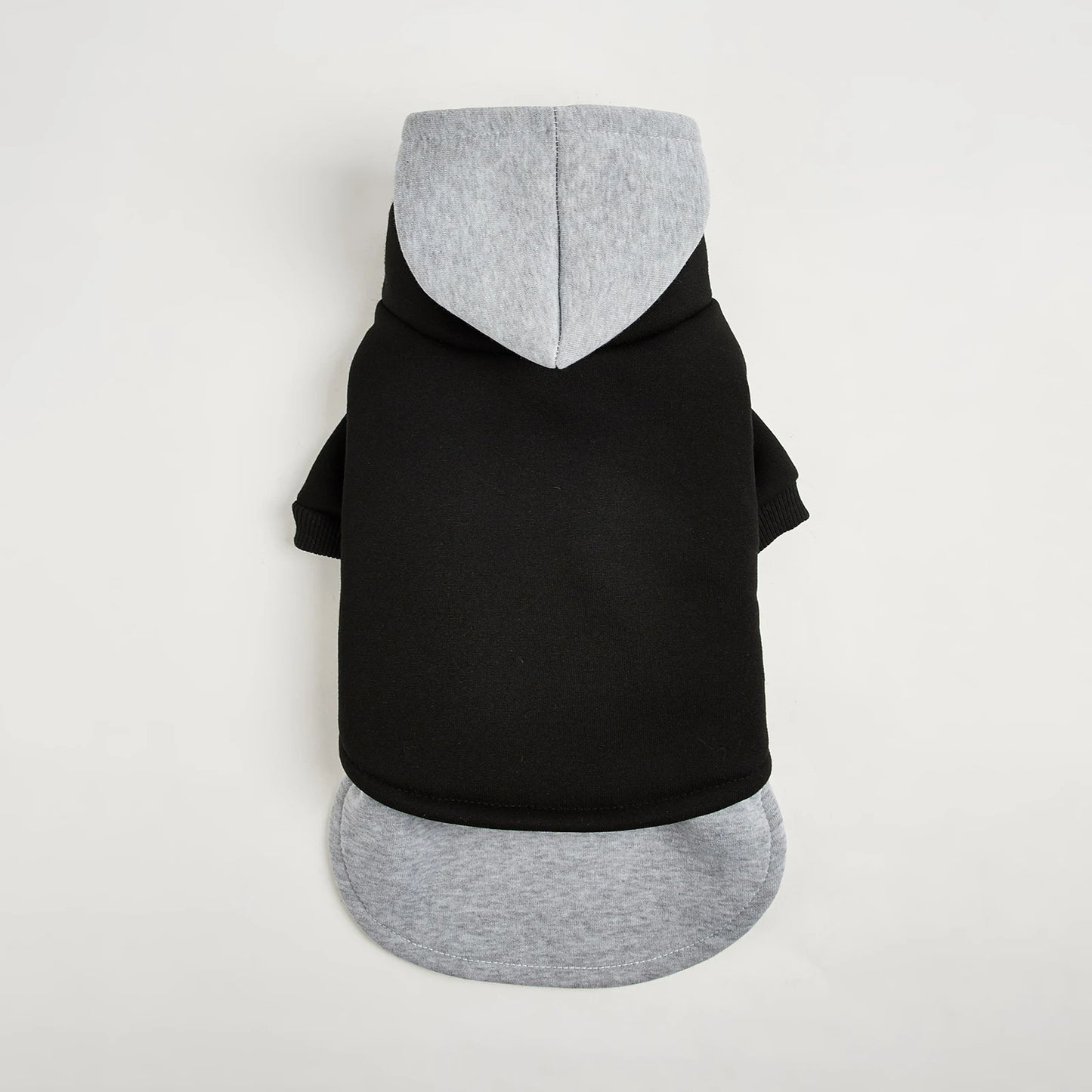 Hermosa sudadera estilo casual con capucha.