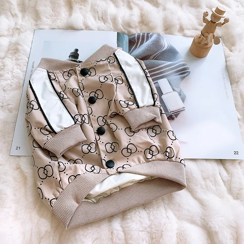 Chaqueta Premium de Moda “Fashion Pets” – Diseño Elegante y Máximo Confort